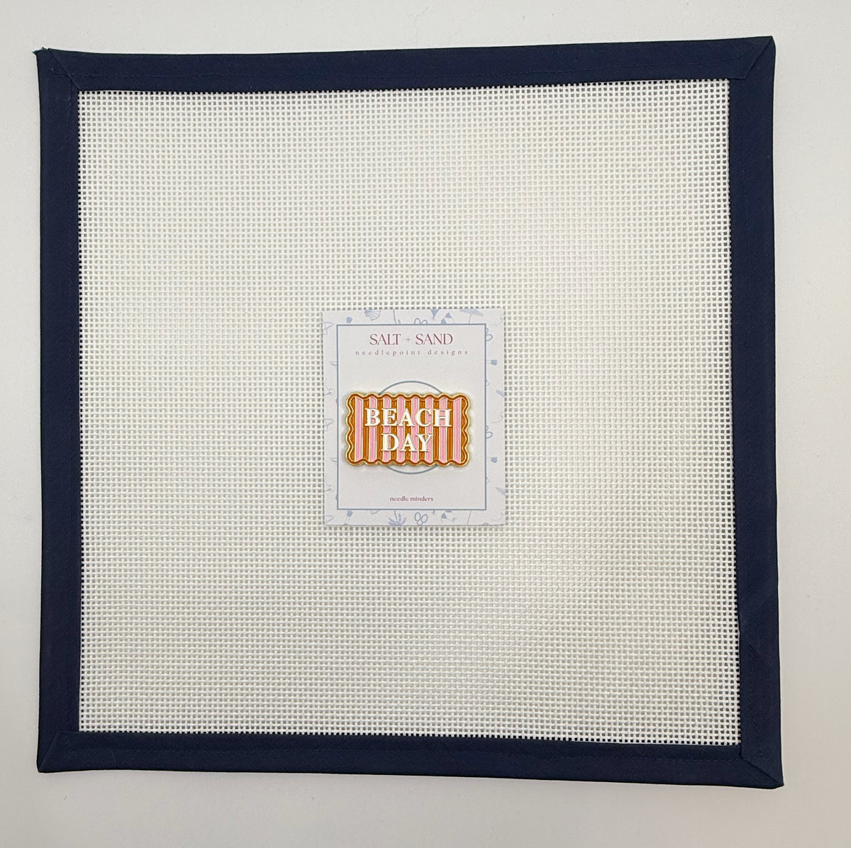 Beach Day Needle Minder SSD-NM03