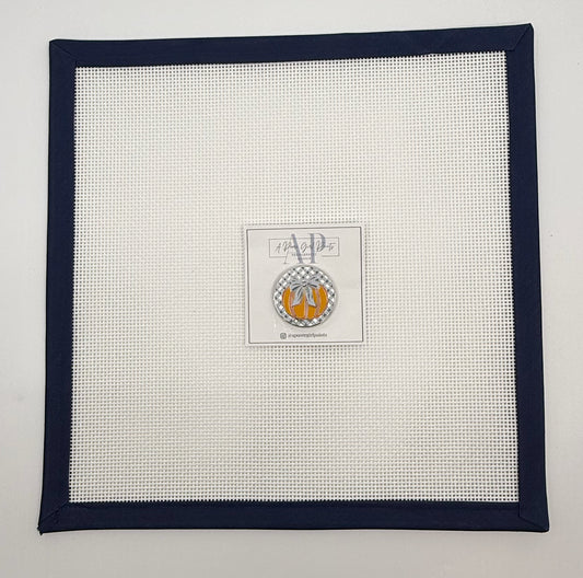 Pumpkin on Gingham Needle Minder
